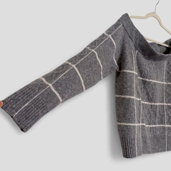 NWT dh New York Off Shoulder Sweater Pullover Windowpane Gray Size Large - Picture 4 of 8